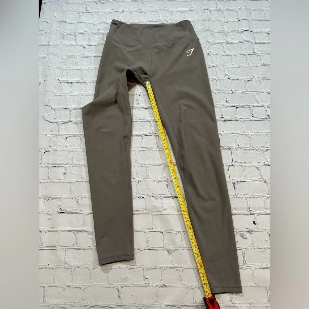 GYMSHARK GREY CROPPED TIGHTS - Size Small SKU:440
